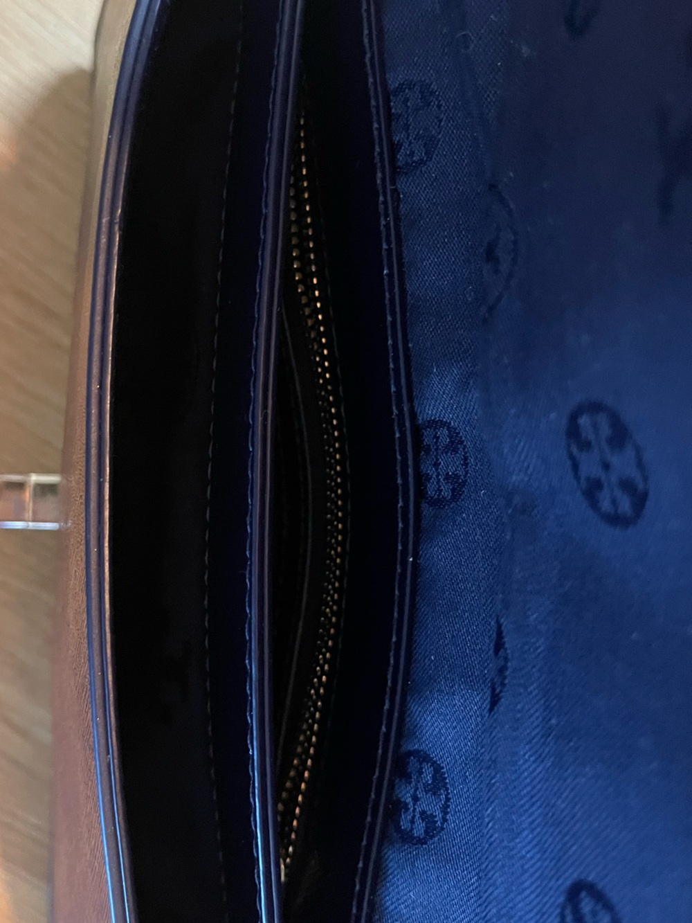 Tory Burch Navy Blue Leather Shoulder Purse/Clutch With Gold Chain - Picture 8 of 10